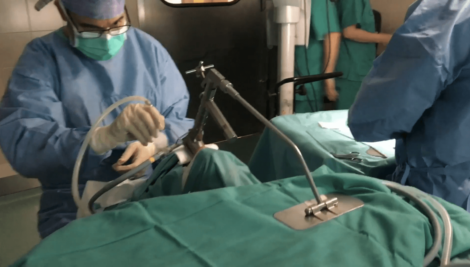 Inyección intracordal de hidroxiapatita