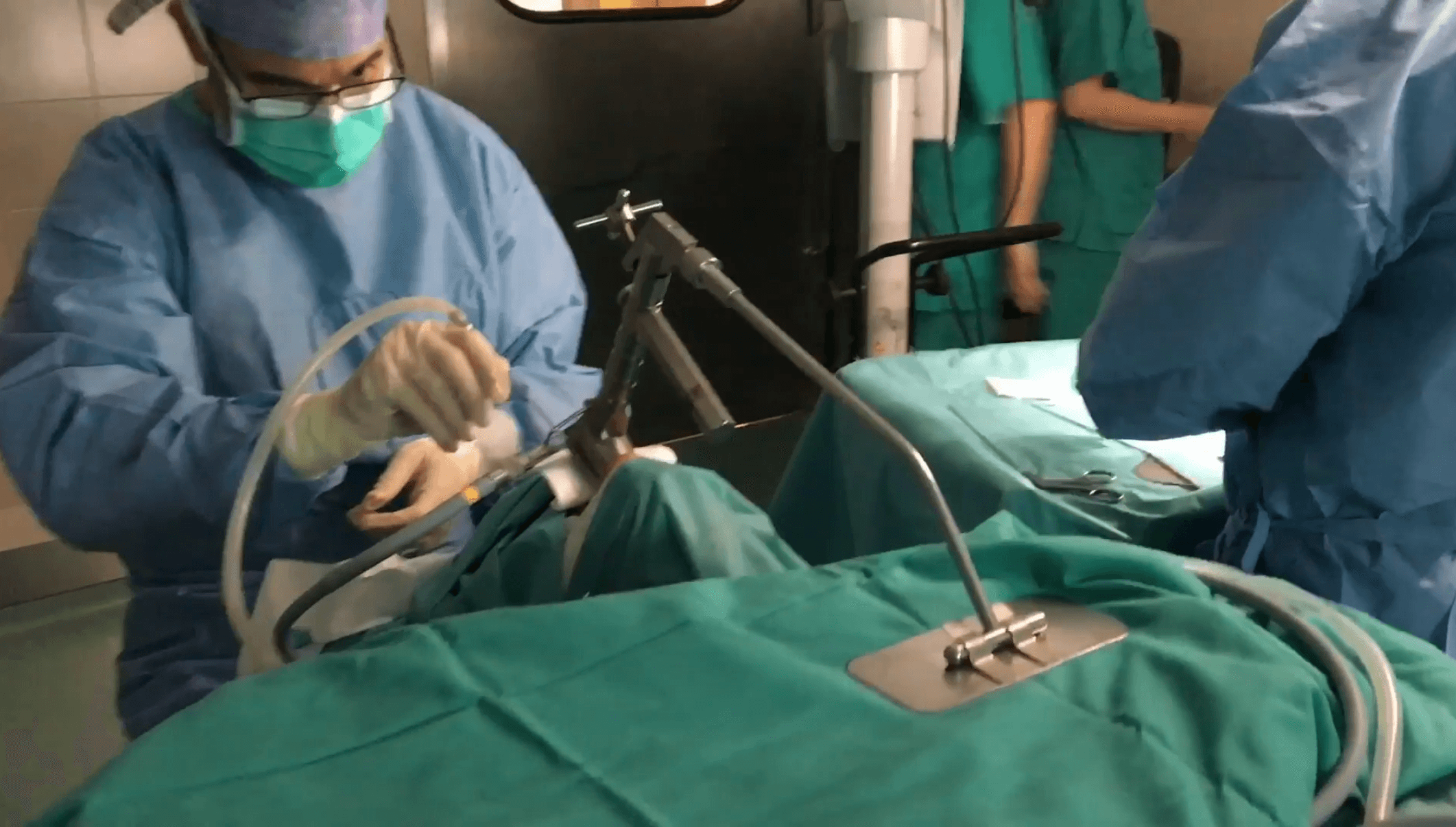 Inyección intracordal de hidroxiapatita