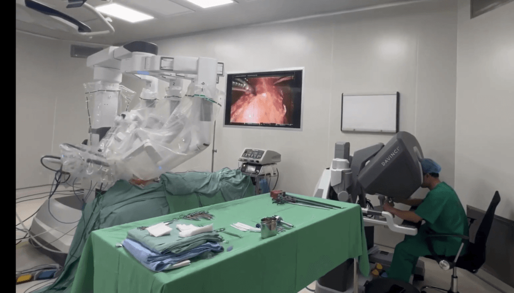 Tiroidectomía robótica transoral con verde de indocianina